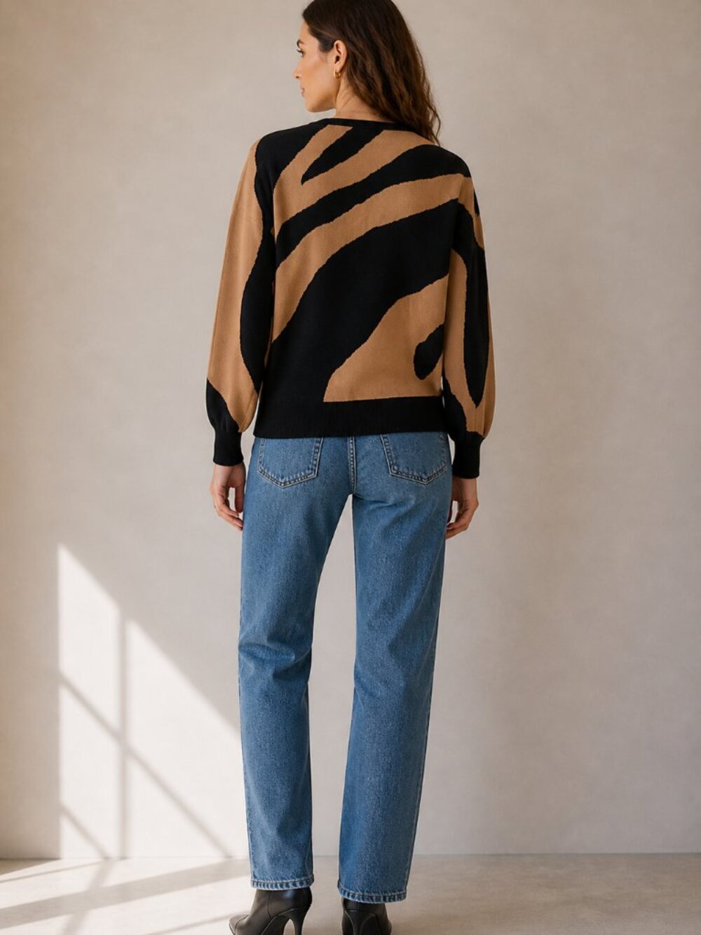 Carmen Carmen Marc Valvo Abstract Knit Top – Size XL - Picture 2 of 6